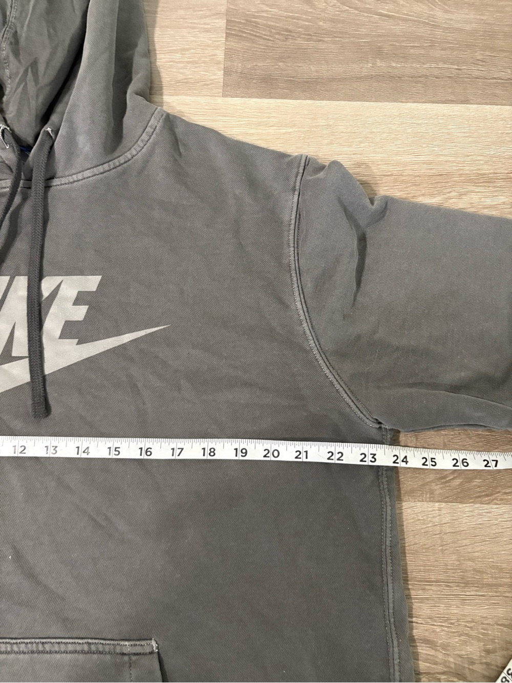 Nike Gray Short sleeve Pullover with Blue Tag - Picture 6 of 7